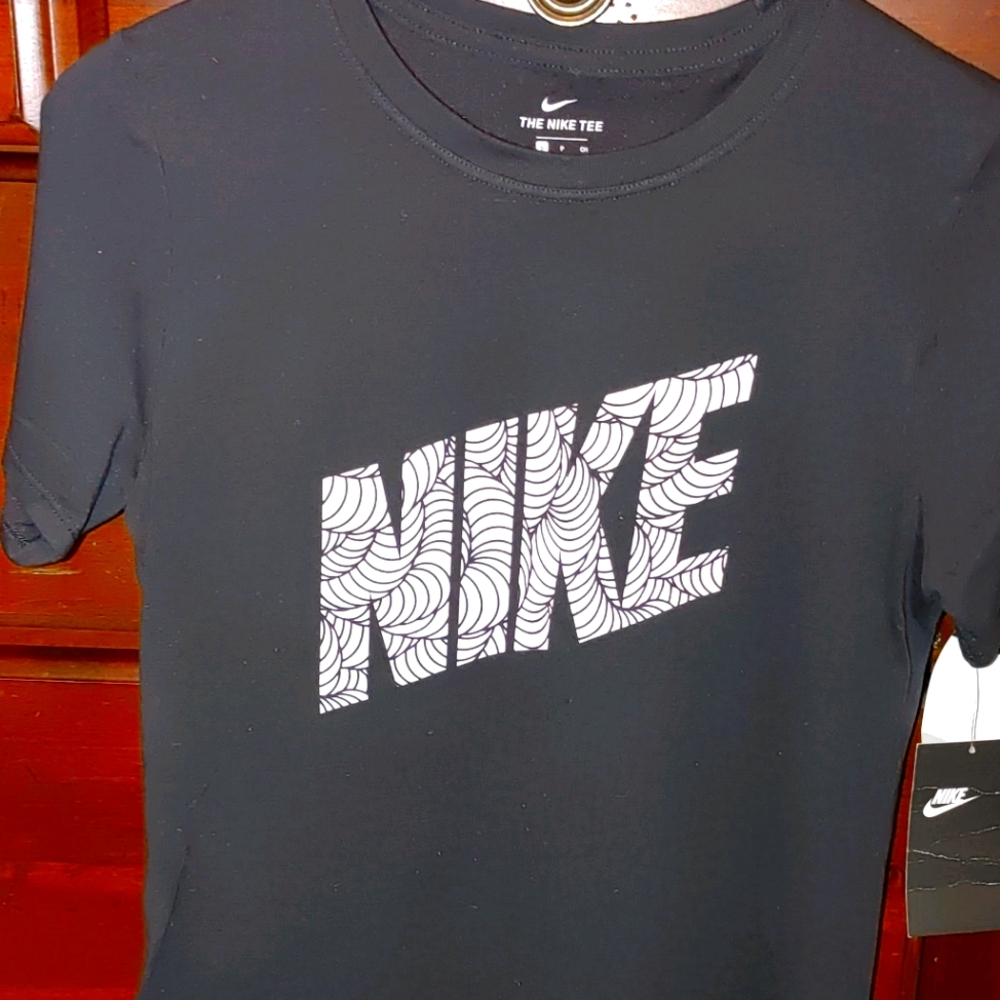 Nile women's tee shirt